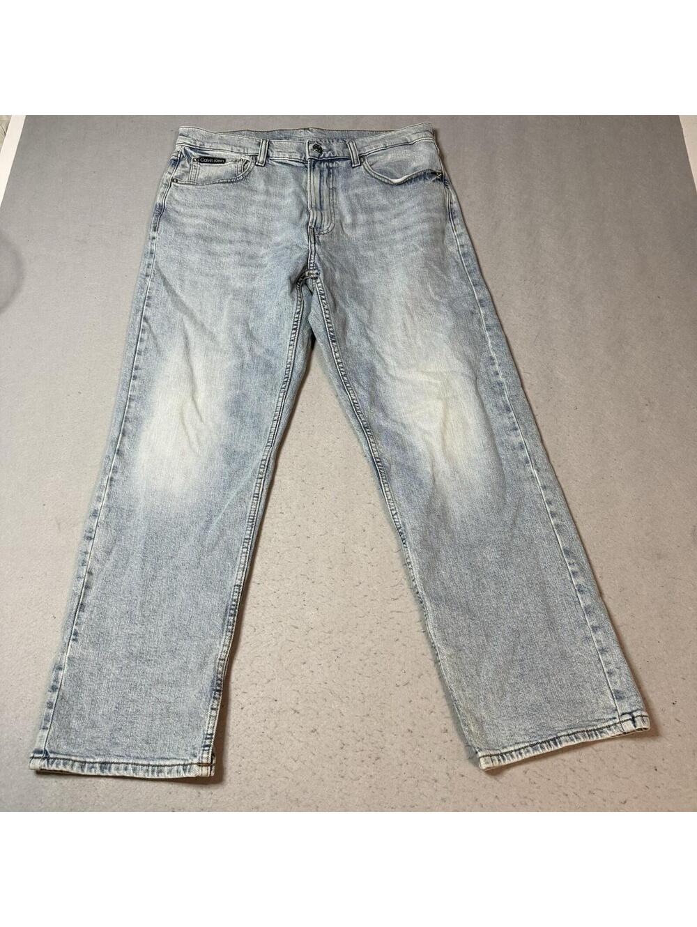 Calvin Klein Relaxed Straight‎ Jeans Mens 32x30 Light Wash Denim CK Logo